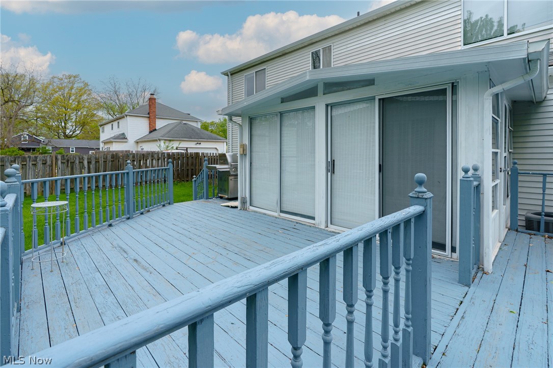 27111 Newton Circle