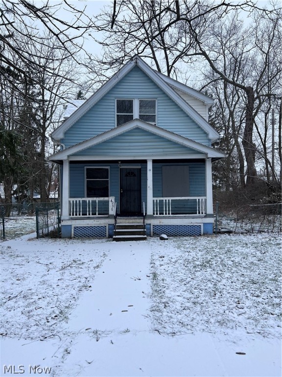 Investor Special! Property needs work, but has a great potential. Sold As is. Easy to show!