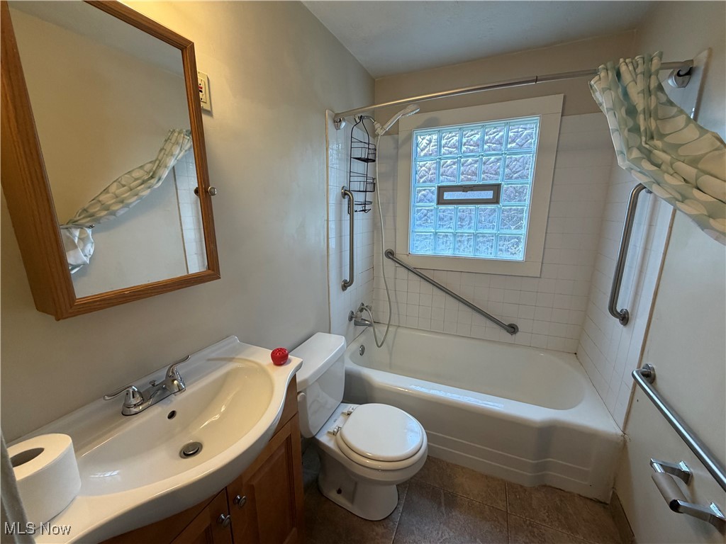 Rose Lake 2 - Residential Lease