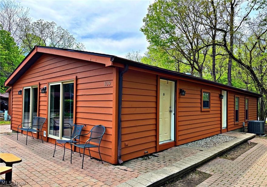 Nice residential or investment property. Newly remodeled. Rare sale in Island Club on PIB. Completely furnished. Turn key ready!