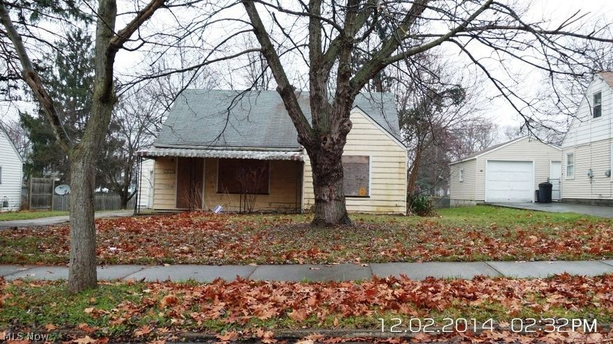 Use your imagination to get past the exterior of the property (boarded up for property preservation purposes).  Take the boards down, power wash the exterior and you got a HUGE, cheap improvement!  Next the inside...not too much work needed here at all.  Some paint, carpeting and a good scrub and ta-da!  And no basement issues to worry about either!  Excellent investment opportunity!  Call now before it is too late.