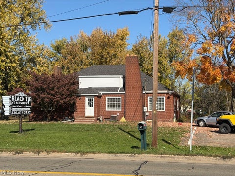 Photo of 507 W Maple Street, Hartville, OH 44632 (MLS # 5256980)