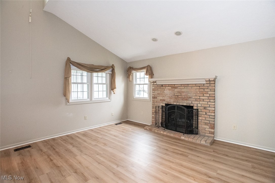 Macintosh Farms Condo 01 - Residential