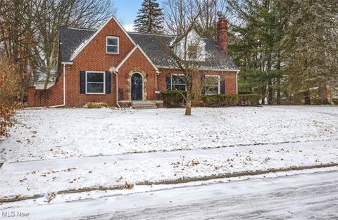 Tiny photo for 627 Greenwood Avenue, Akron, OH 44320 (MLS # 5179015)