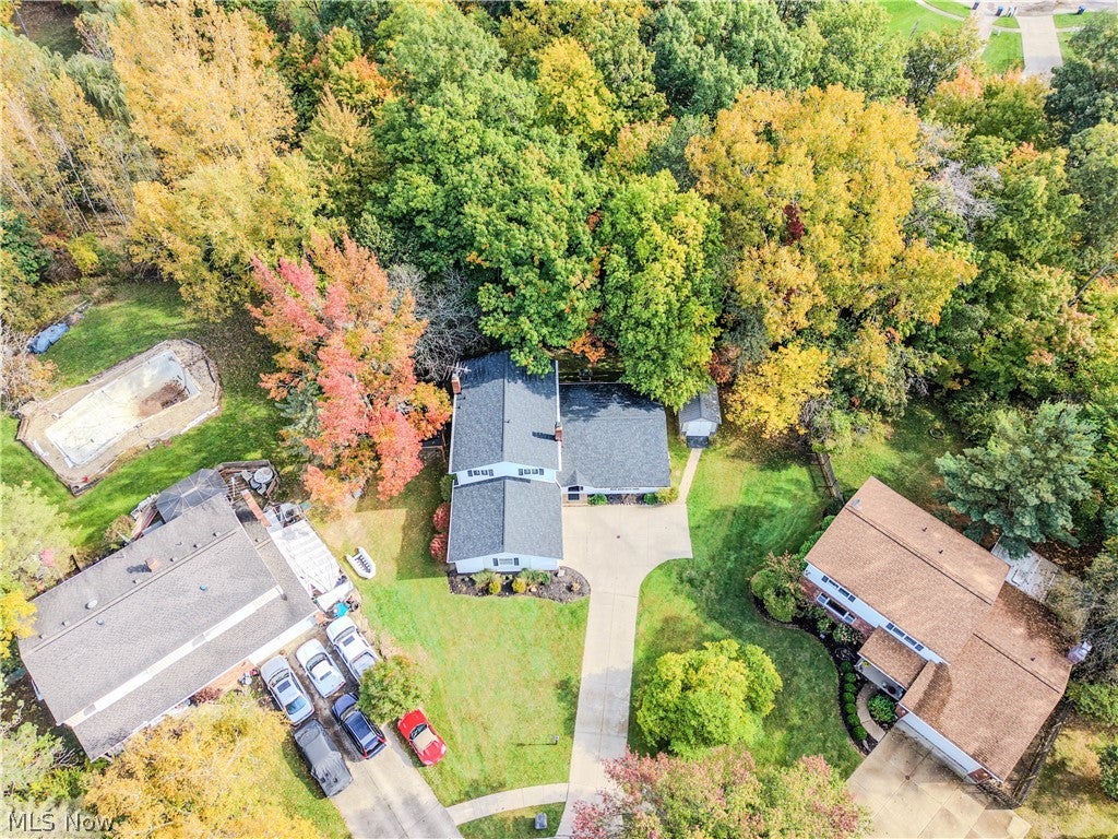57 Woodhollow Drive
