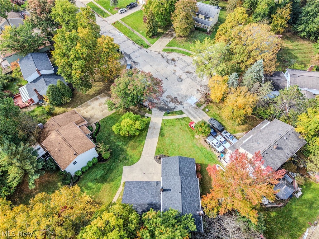 57 Woodhollow Drive