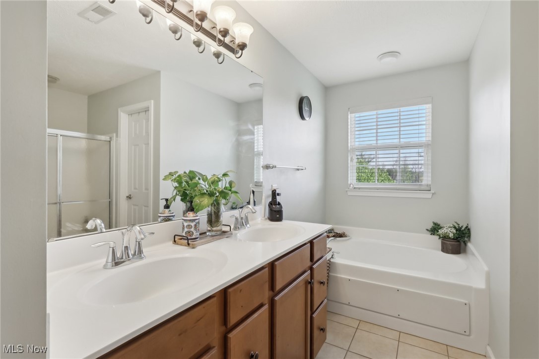 10387 Yorkshire Way, North Royalton, Ohio image 31