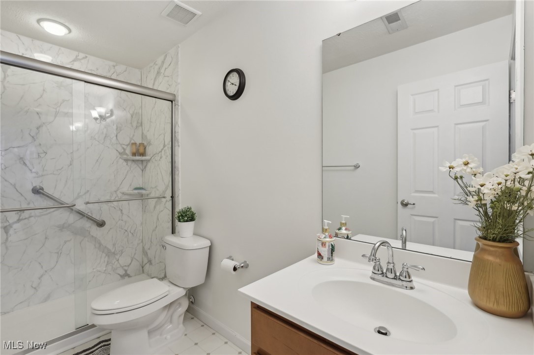 10387 Yorkshire Way, North Royalton, Ohio image 21