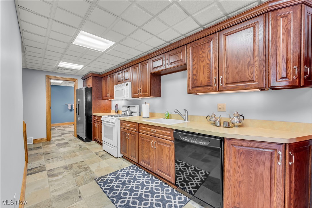 4300 Lake Charles Drive, Independence, Ohio image 37