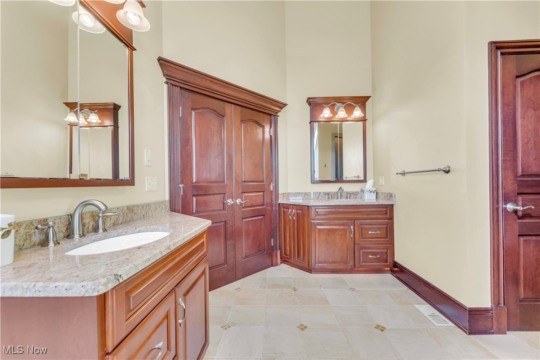 4300 Lake Charles Drive, Independence, Ohio image 21
