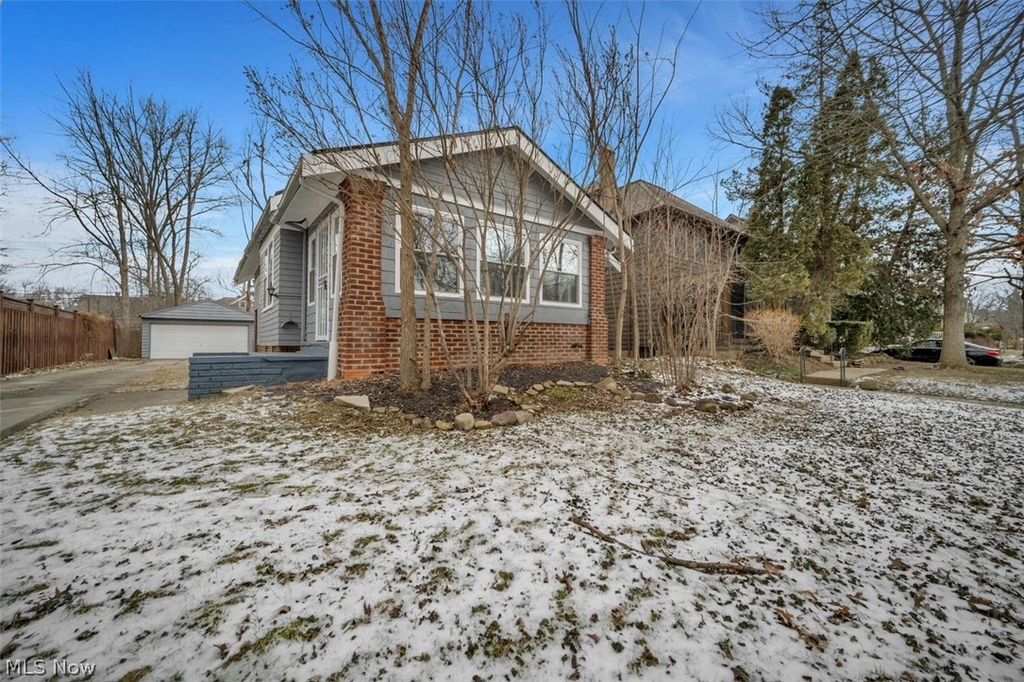 Photo of 3327 Bradford Road, Cleveland Heights, OH 44118 (MLS # 5192402)