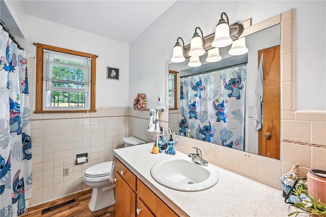 Columbiana, Ohio 44408, United States, 2 Bedrooms Bedrooms, ,2 BathroomsBathrooms,Residential,Contingent,200565