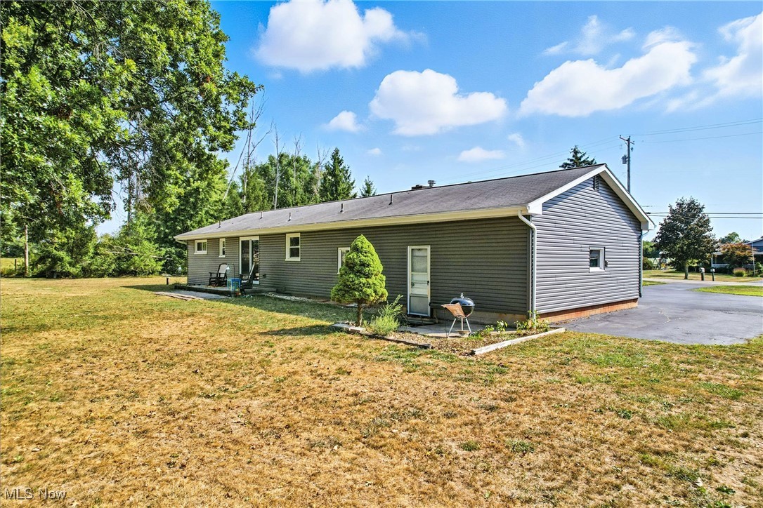 Columbiana, Ohio 44408, United States, 2 Bedrooms Bedrooms, ,2 BathroomsBathrooms,Residential,Contingent,200565