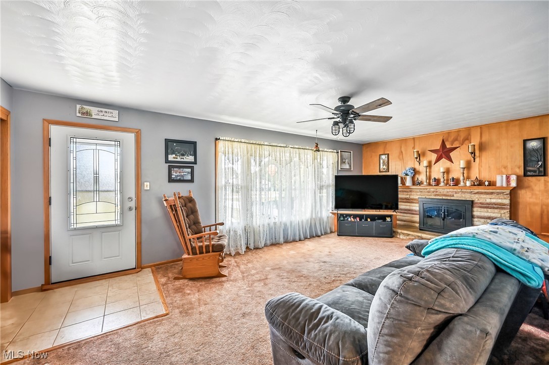 Columbiana, Ohio 44408, United States, 2 Bedrooms Bedrooms, ,2 BathroomsBathrooms,Residential,Contingent,200565