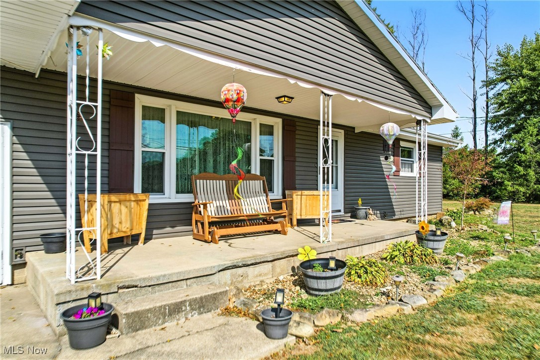 Columbiana, Ohio 44408, United States, 2 Bedrooms Bedrooms, ,2 BathroomsBathrooms,Residential,Contingent,200565