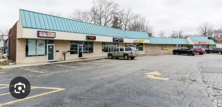 This is affordable! start your dream business for as little as $850.00 per month, give your business a professional, successful look, located in a shopping strip with long term tenants since 1995, it is the end unit, conveniently located.