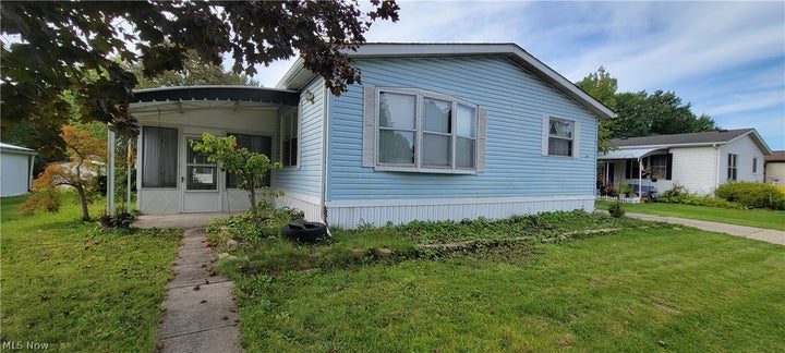 Photo 1 of 18 — 5 Sycamore Drive, Olmsted Twp, OH 44138