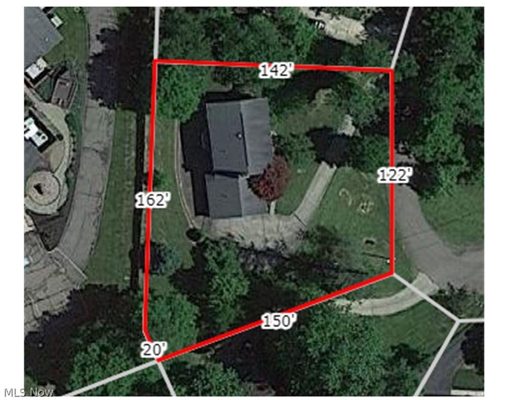 Photo of 12 Wildwood Road, St Clairsville, OH 43950 (MLS # 5196051)