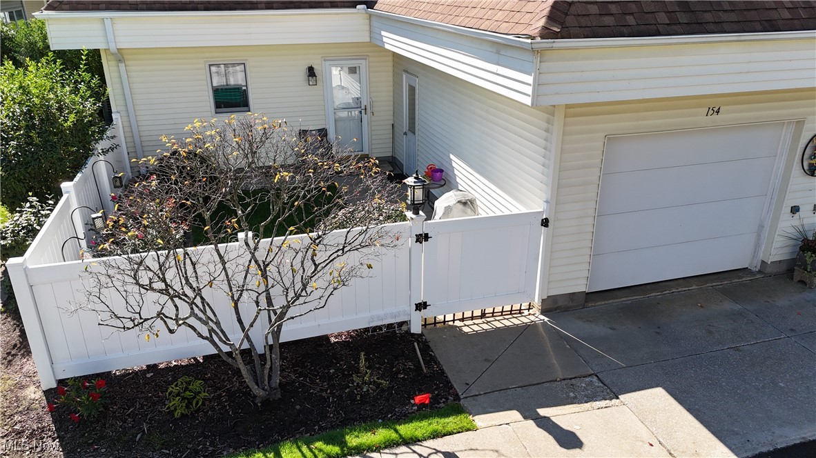 Silver Maple Condo - Residential