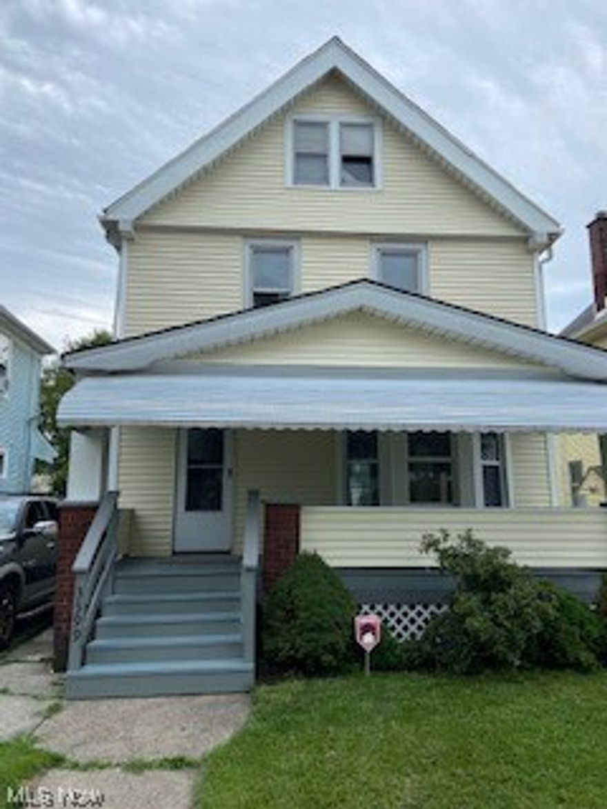 Newly remodeled home with newer roof, new siding, new kitchen with granite tops and new appliances, new bathroom with new vanity and granite top.. New flooring throughout.