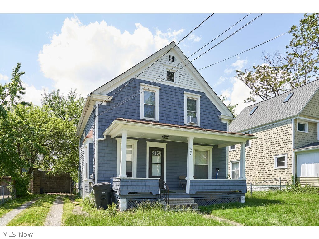 Photo 2 of 15 of 504 Sumner Street house