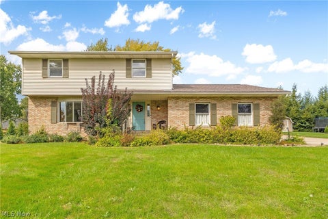 Photo of 5491 Limerick Avenue NW, North Canton, OH 44720 (MLS # 5252616)