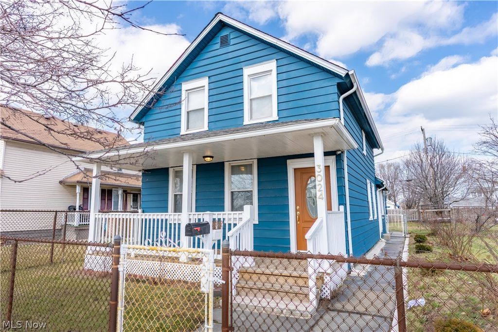 Photo of 3024 Vega Avenue, Cleveland, OH 44113 (MLS # 5190104)