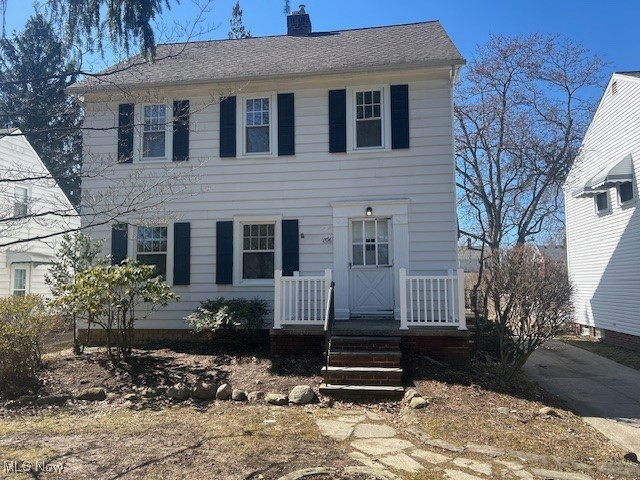Talk about location, location, location…this charming three-bedroom home is perfectly poised in one of Lyndhurst’s premier locations and truly is the epitome of darling! From the moment you pull up to this lovely home you will be delighted by its charm of curb appeal. Inside your delight will continue as you discover a very well-thought floor plan that is open yet inviting. A grand living room, surprisingly open dining room, extended galley kitchen and spacious bedrooms come together to complete this charming interior. A three-season patio off the back of the home perfectly complements this gem and offers a quiet respite from a busy day. From outside to inside you will enjoy time-less décor and peace of mind in a PREMIER Lyndhurst location.