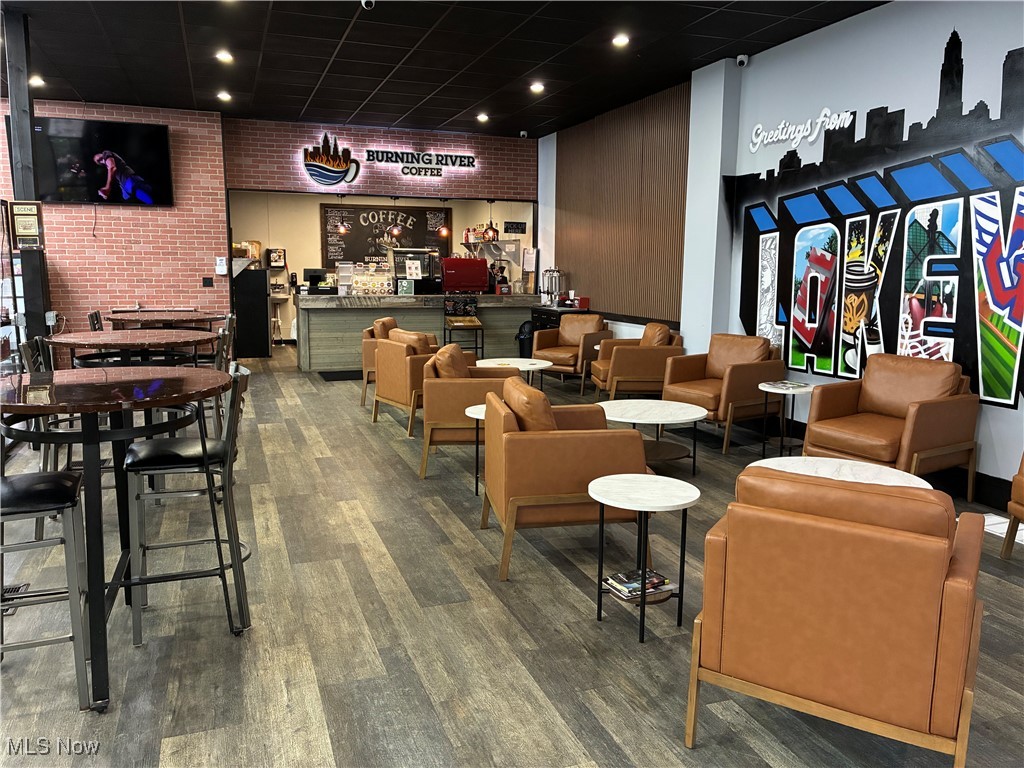 17114 Detroit Avenue