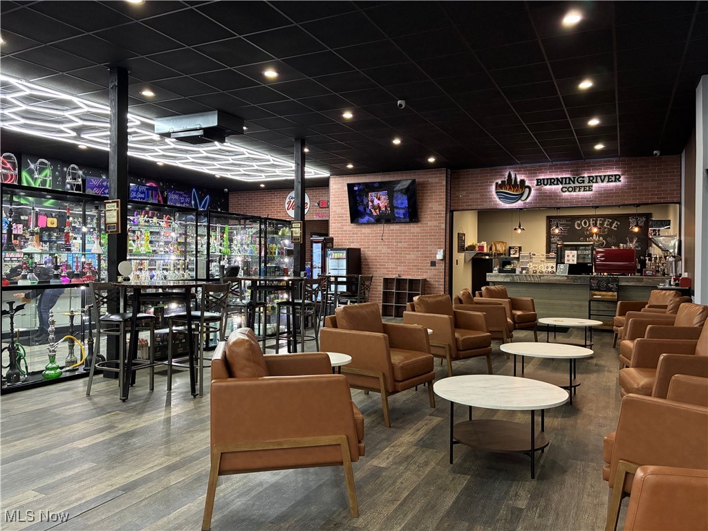 17114 Detroit Avenue