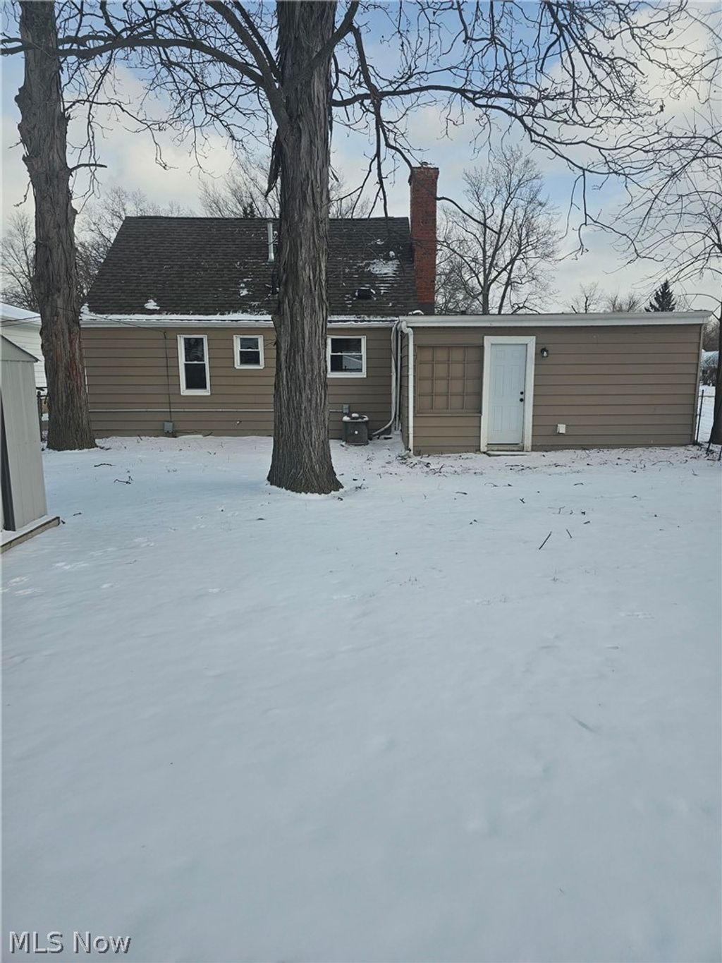 Photo of 1138 E 331st Street, Eastlake, OH 44095 (MLS # 5189077)