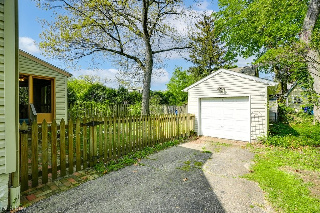 M. L. Davey - Residential