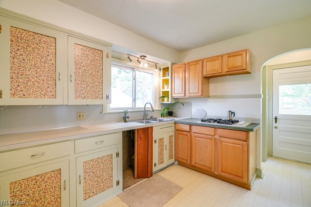 M. L. Davey - Residential