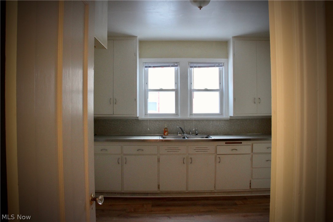 Oakwood Terrace Sub/W H Telling - Residential Lease