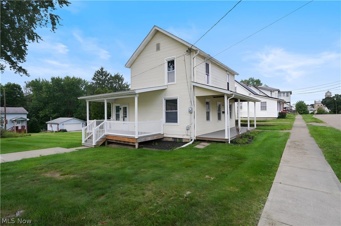 292 2nd Street SE