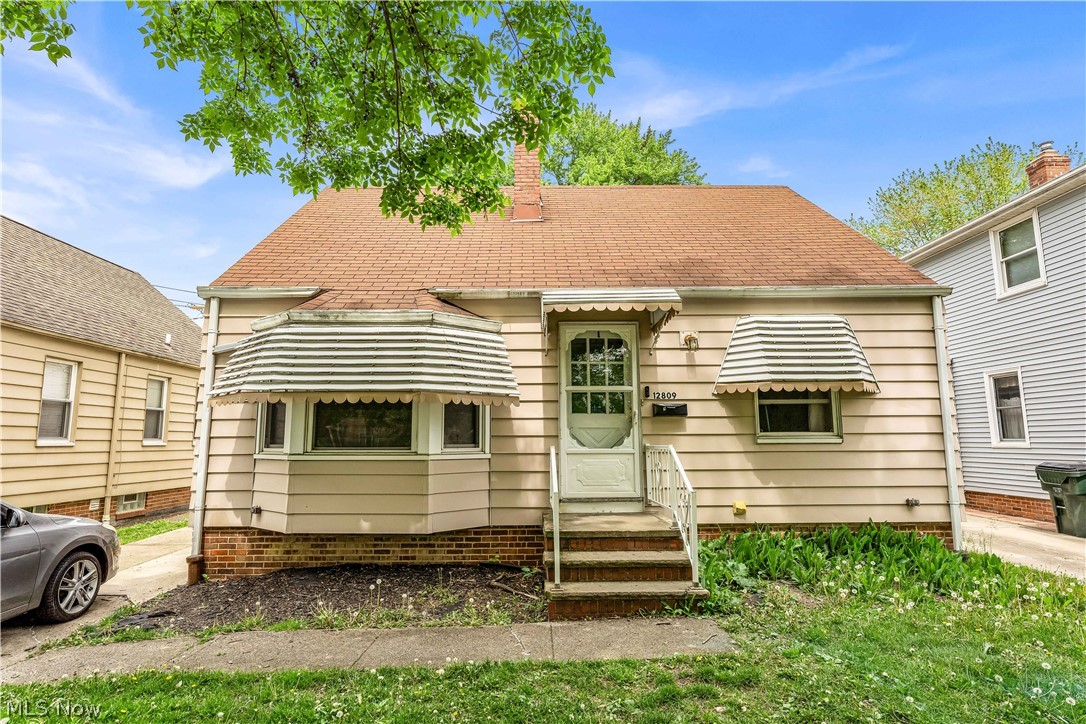 Single family investment property. Cape Cod home with 4 bedrooms, 1 bathroom and detached 1-car garage. Great addition to any rental portfolio!