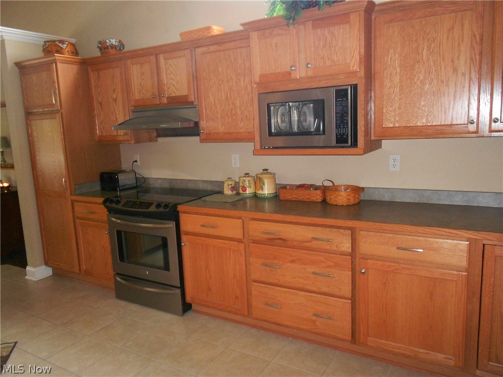 North Pt/Hunters Xing Condo - Residential