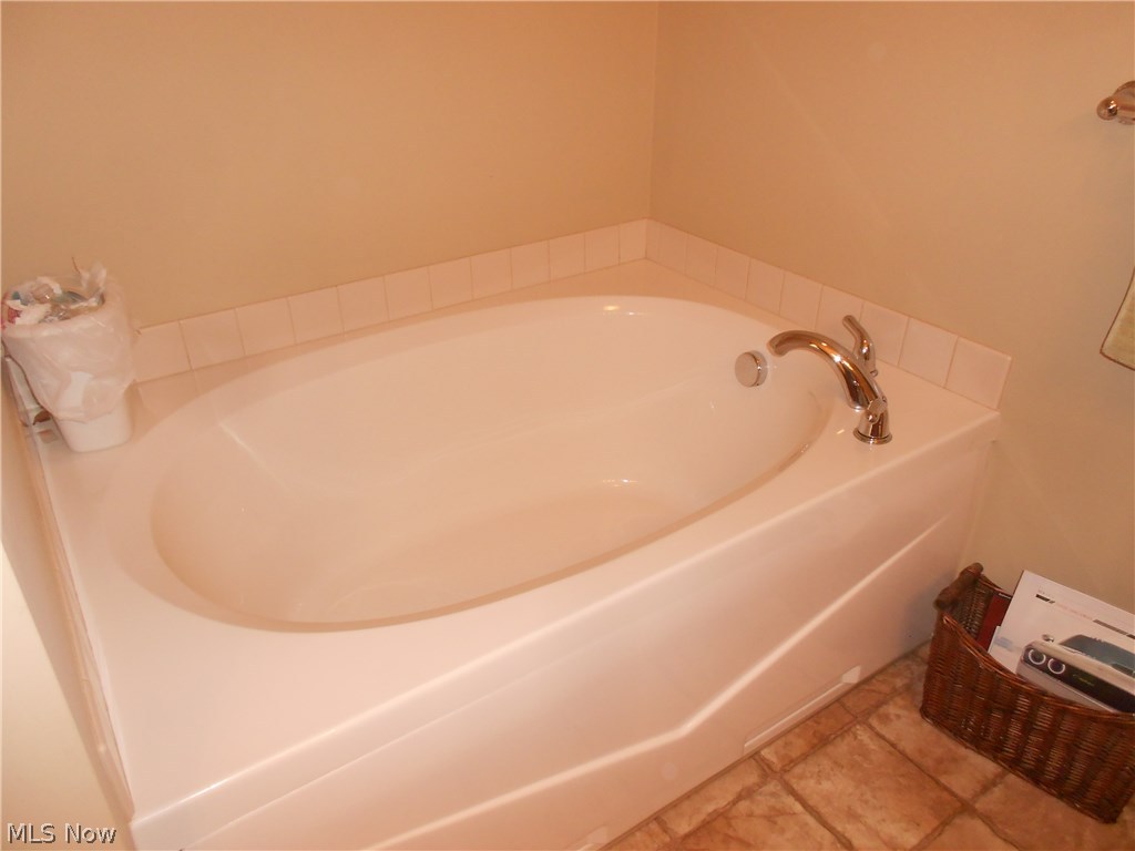 North Pt/Hunters Xing Condo - Residential