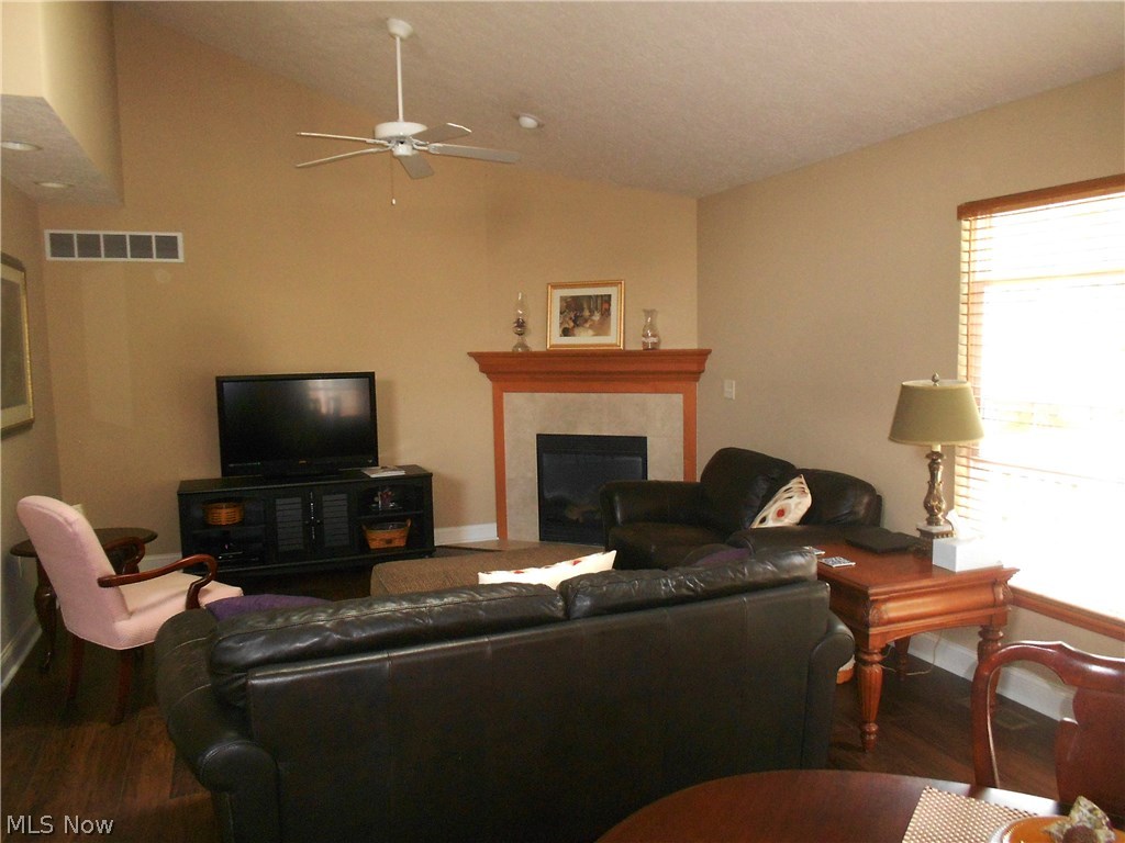 North Pt/Hunters Xing Condo - Residential