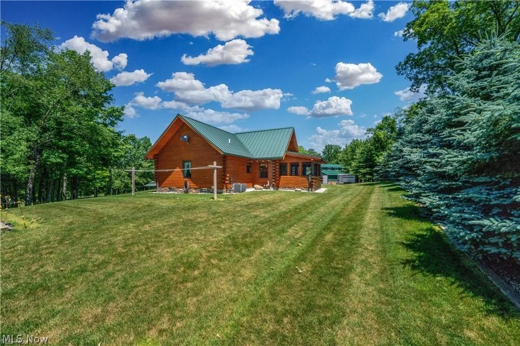 Photo of 2540 S Mahoning Avenue, Alliance, OH 44601 (MLS # 5198036)