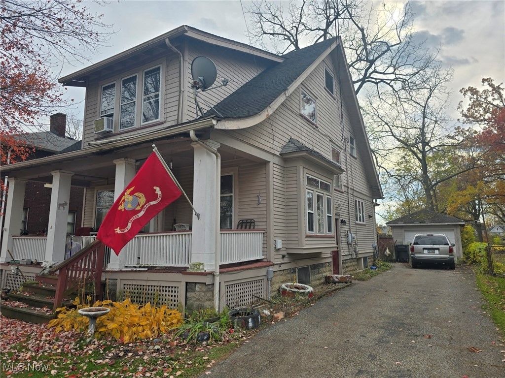 Photo of 454 Washington Street NE, Warren, OH 44483 (MLS # 5182391)