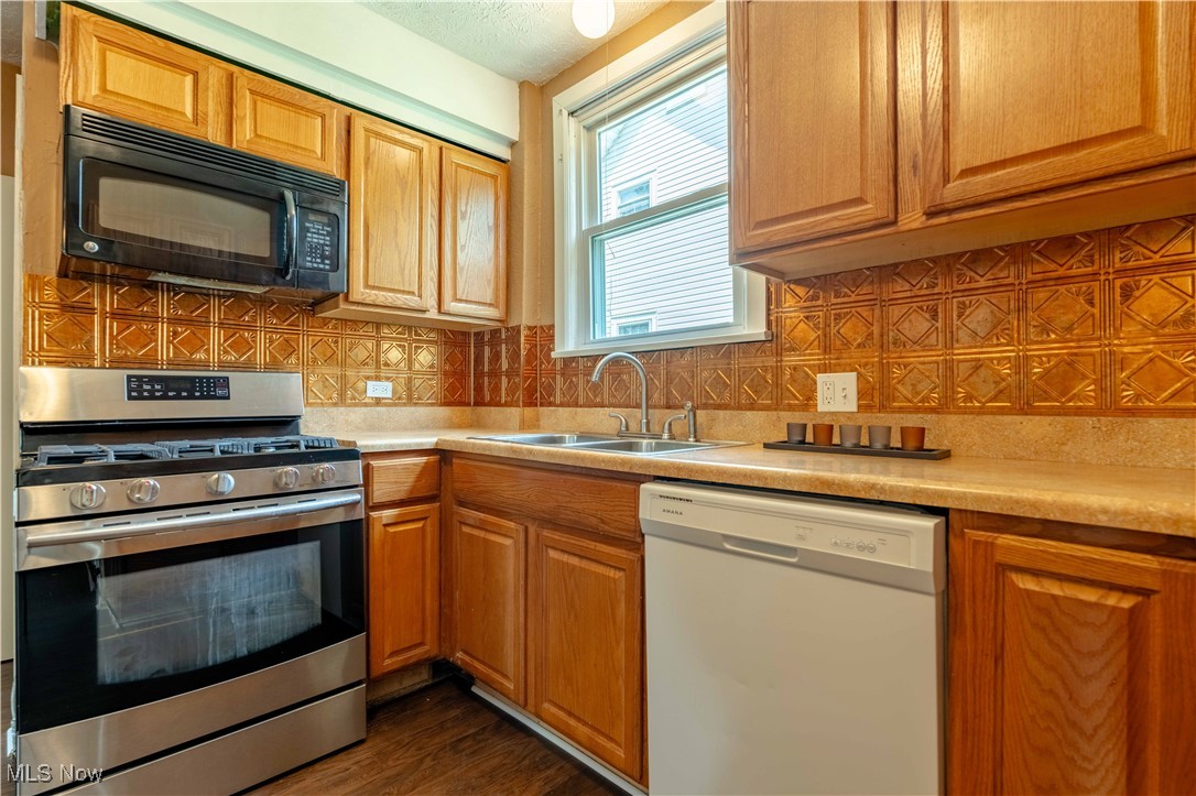 341 Pioneer Street, Akron, Ohio image 21