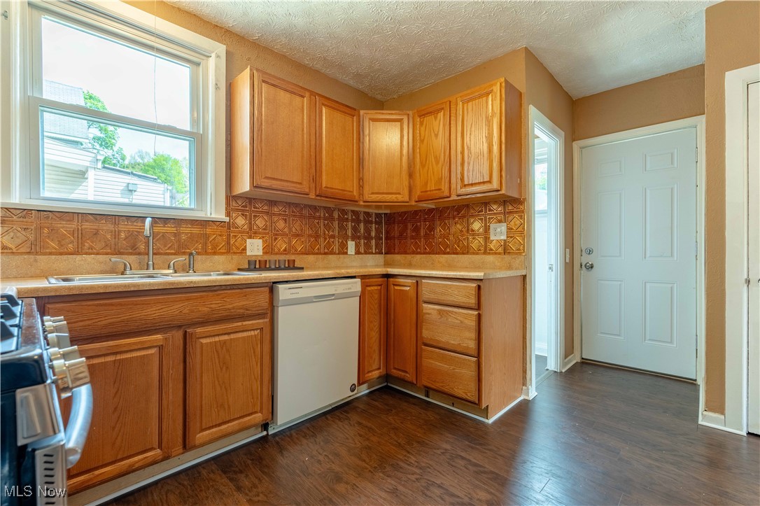 341 Pioneer Street, Akron, Ohio image 22