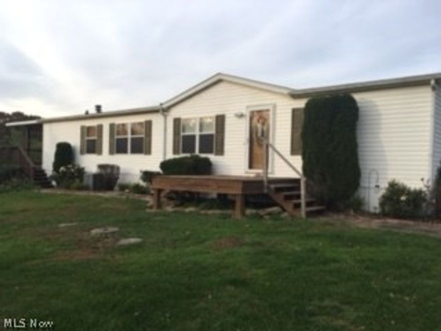 Beautiful, well maintained home. Must be moved!