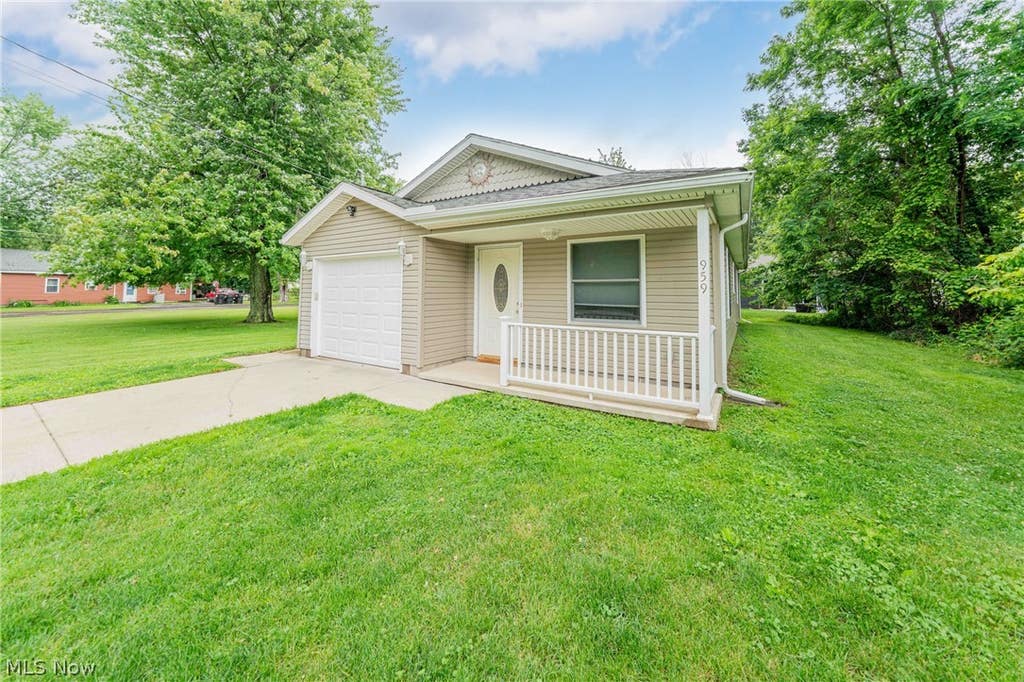 Photo of 959 Midway Boulevard, Painesville Township, OH 44077 (MLS # 5220616)