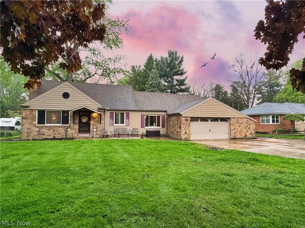 Photo of 11039 Fitzwater Road, Brecksville, OH 44141 (MLS # 5208634)