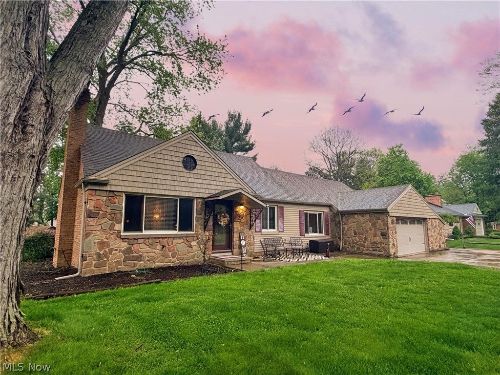 Photo of 11039 Fitzwater Road, Brecksville, OH 44141 (MLS # 5208634)