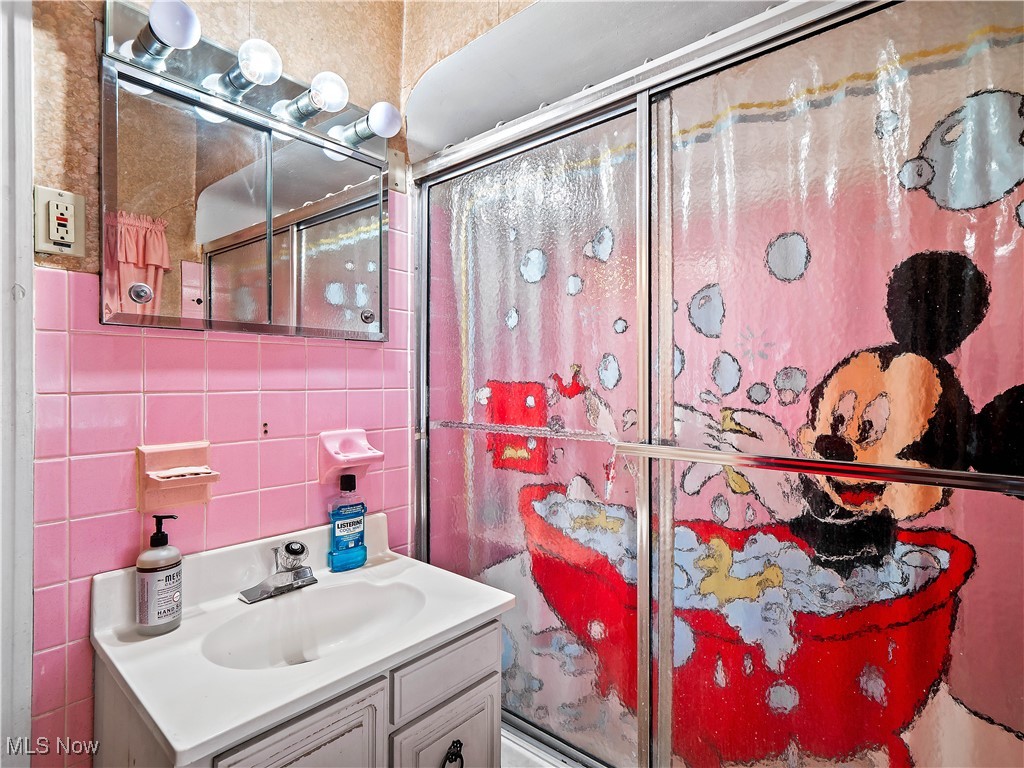 13908 Highlandview Avenue, Cleveland, Ohio image 19