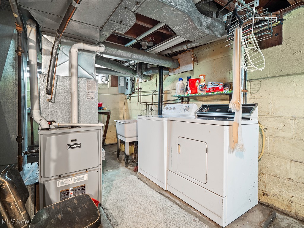 13908 Highlandview Avenue, Cleveland, Ohio image 23