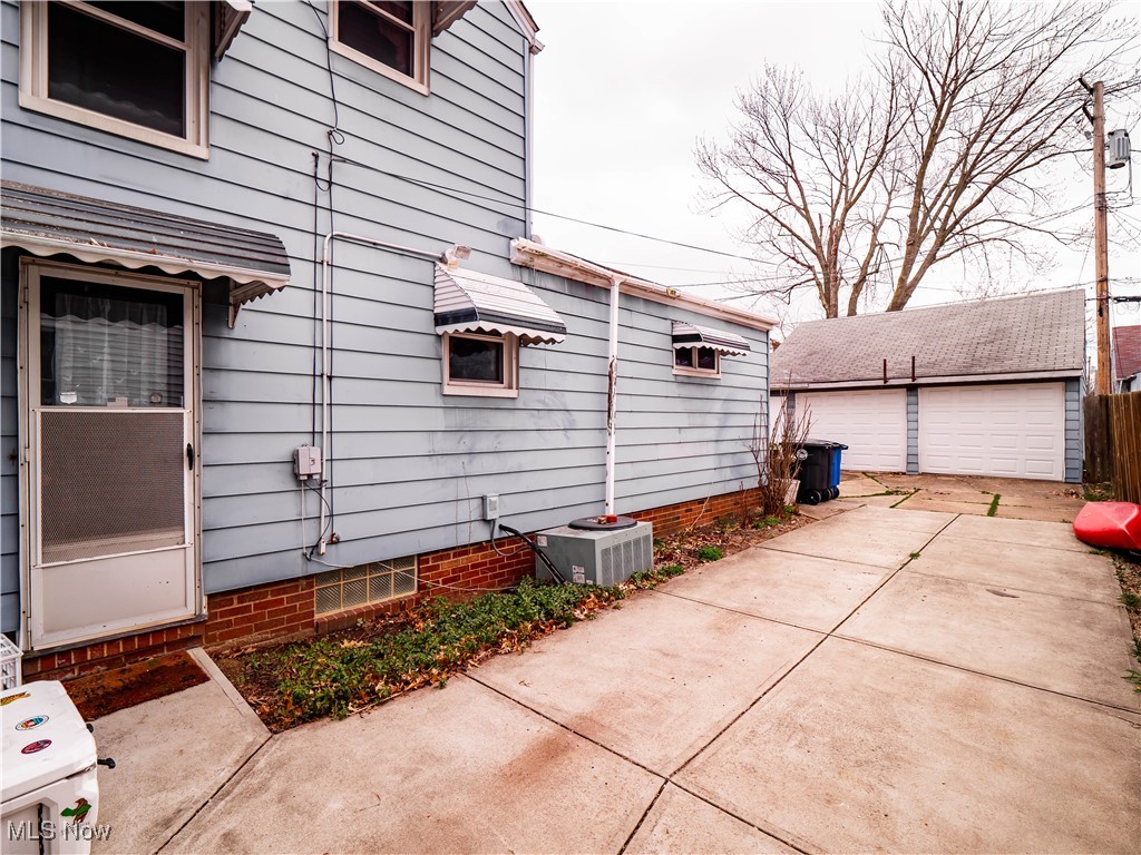 13908 Highlandview Avenue, Cleveland, Ohio image 24